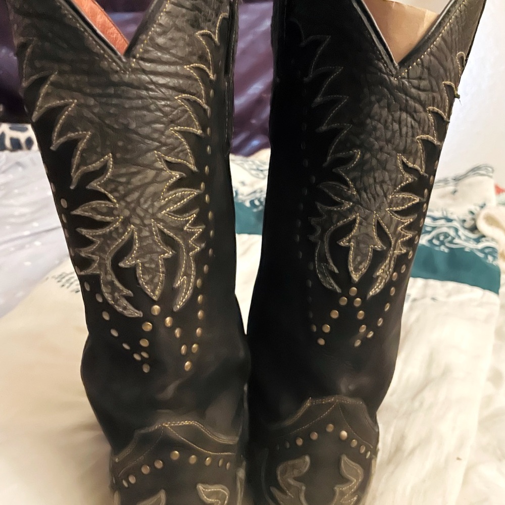 Women’s cowboy boots